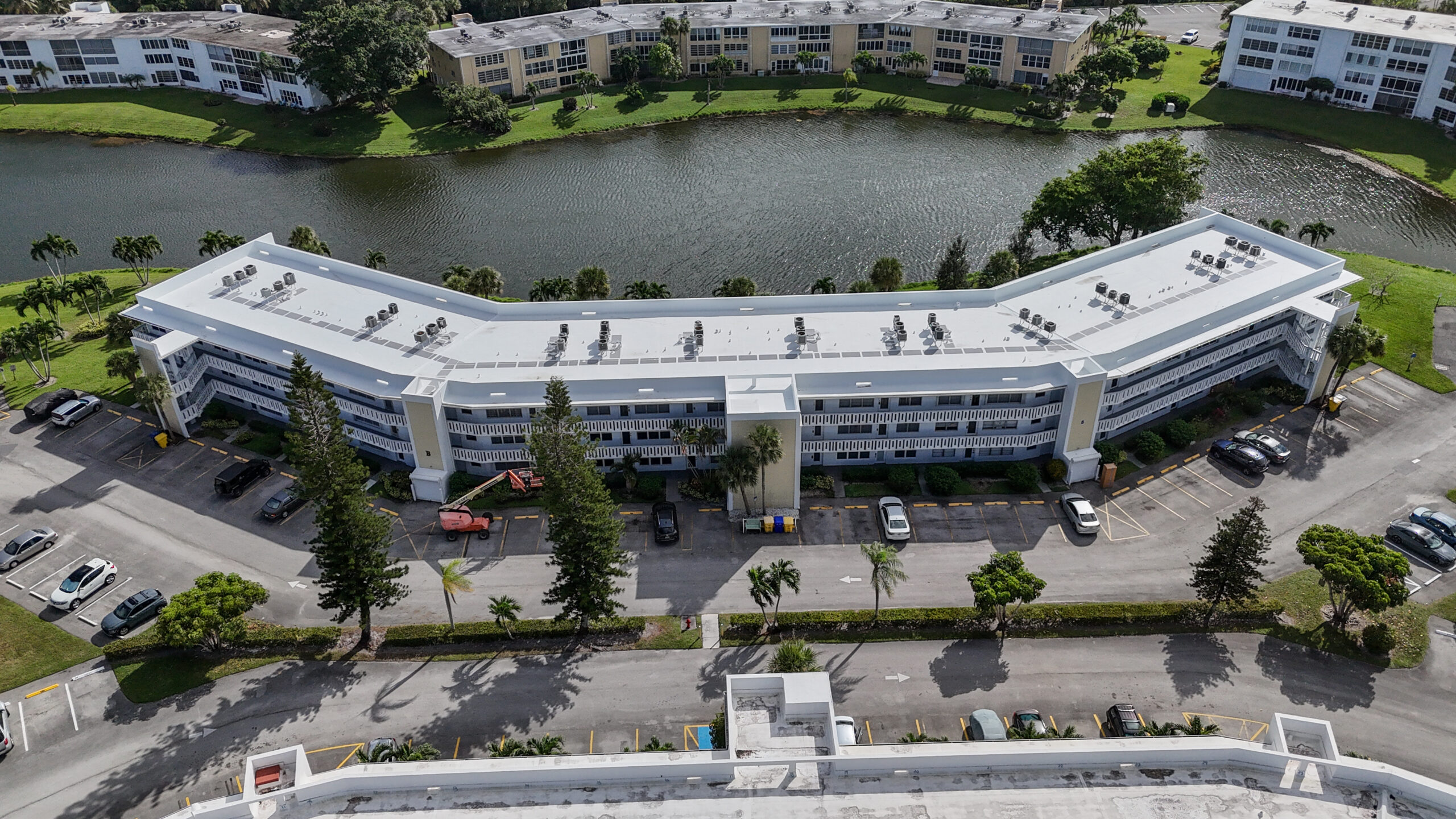 Emergency commercial roof repair in Broward County, Florida for leaks, storm damage, and urgent property roofing concerns